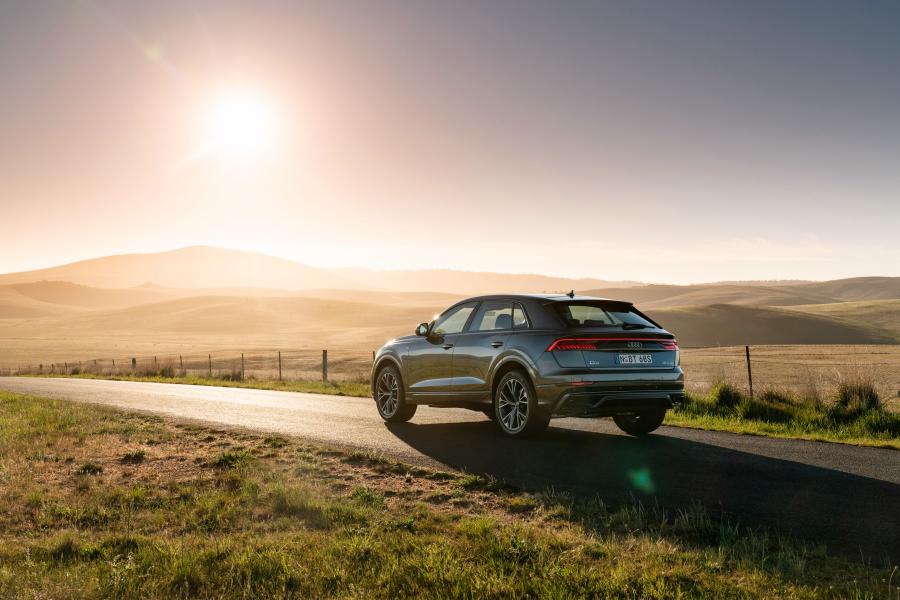  Audi Q8 55 TFSI Quattro 2018 года  (AU) (фото 14 из 17)